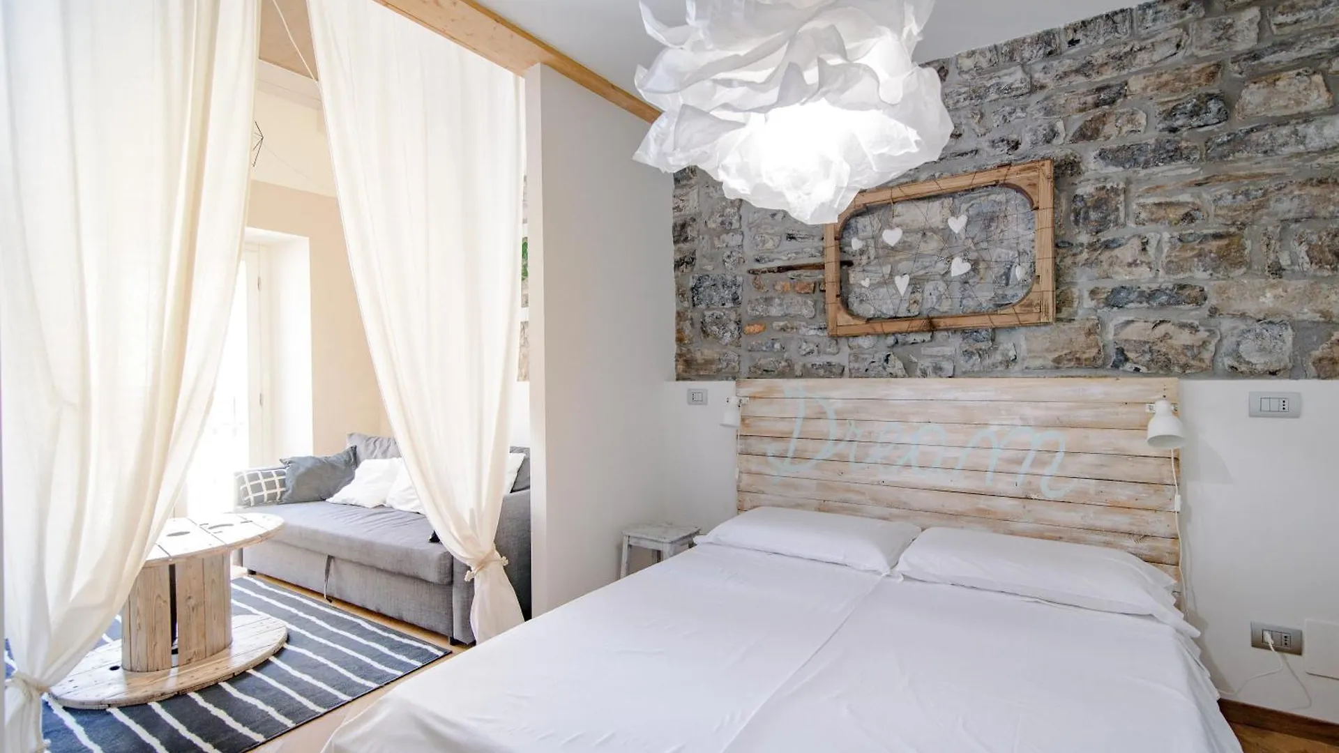 Gem Of The Lake - Luxury Apartment Como Old Town 0*,  Italy